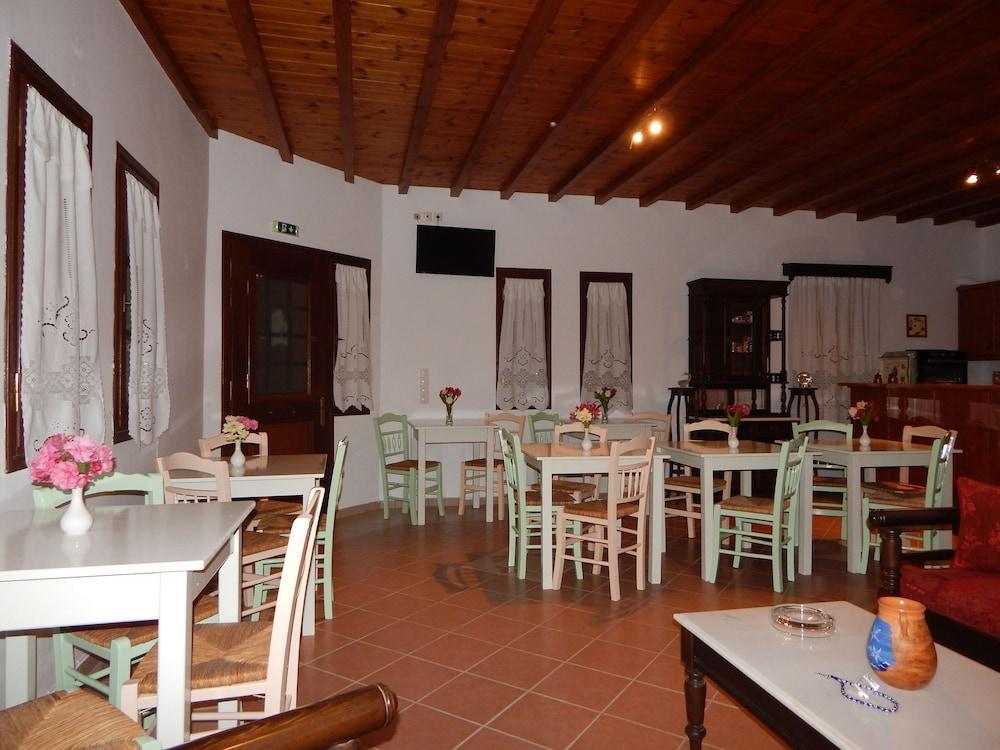 Mr & Mrs White Tinos Hotel Екстериор снимка