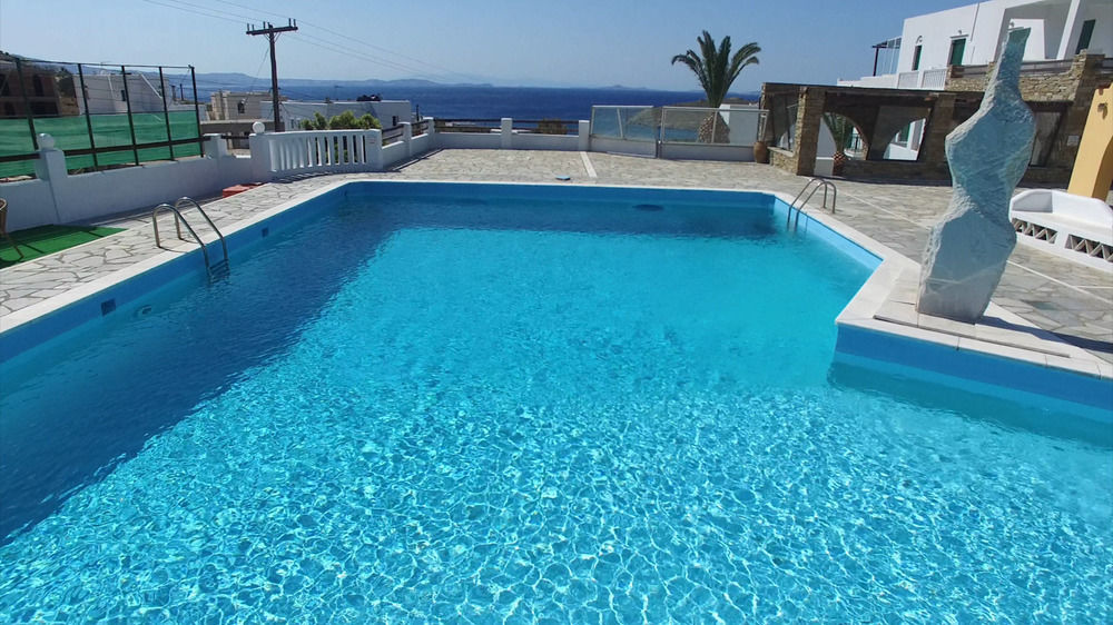 Mr & Mrs White Tinos Hotel Екстериор снимка
