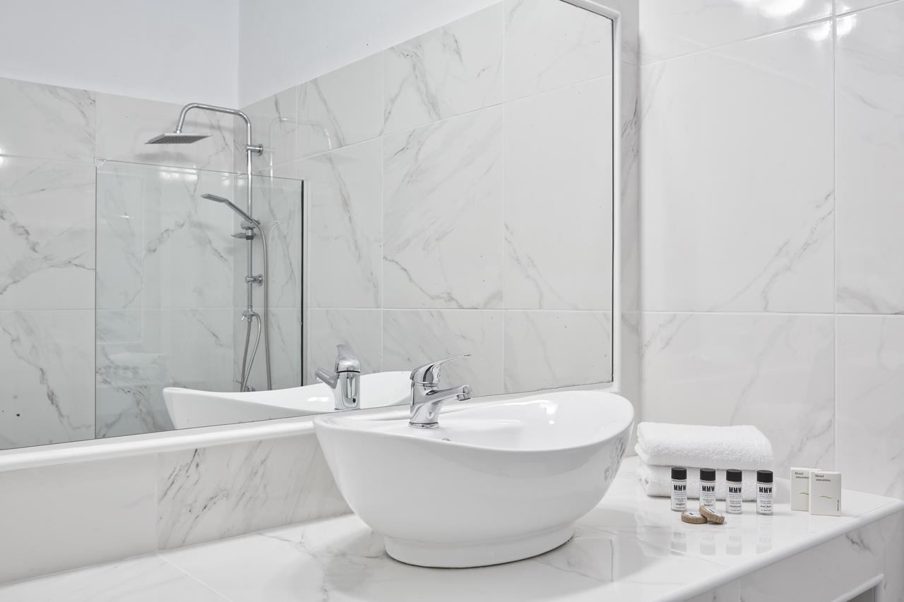 Mr & Mrs White Tinos Hotel Екстериор снимка