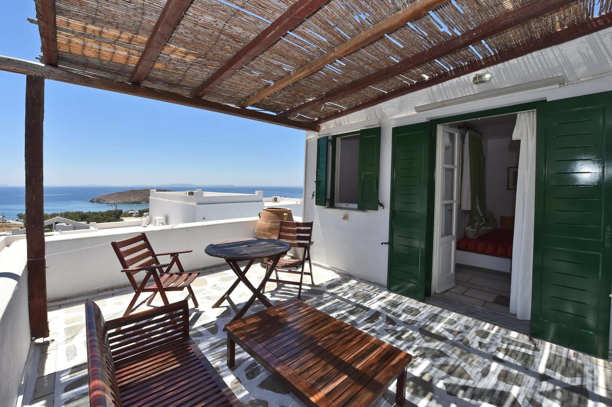 Mr & Mrs White Tinos Hotel Екстериор снимка