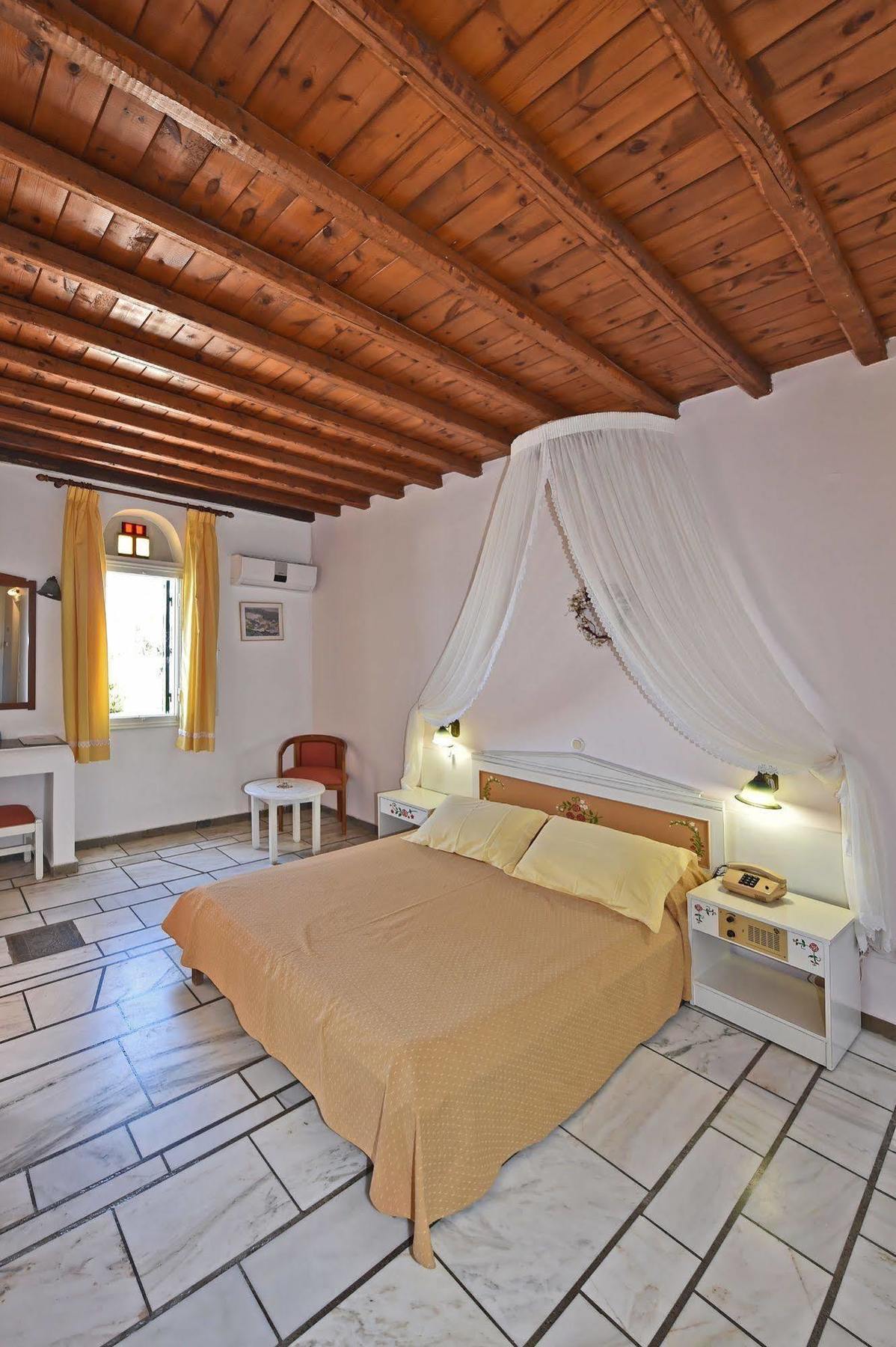 Mr & Mrs White Tinos Hotel Екстериор снимка