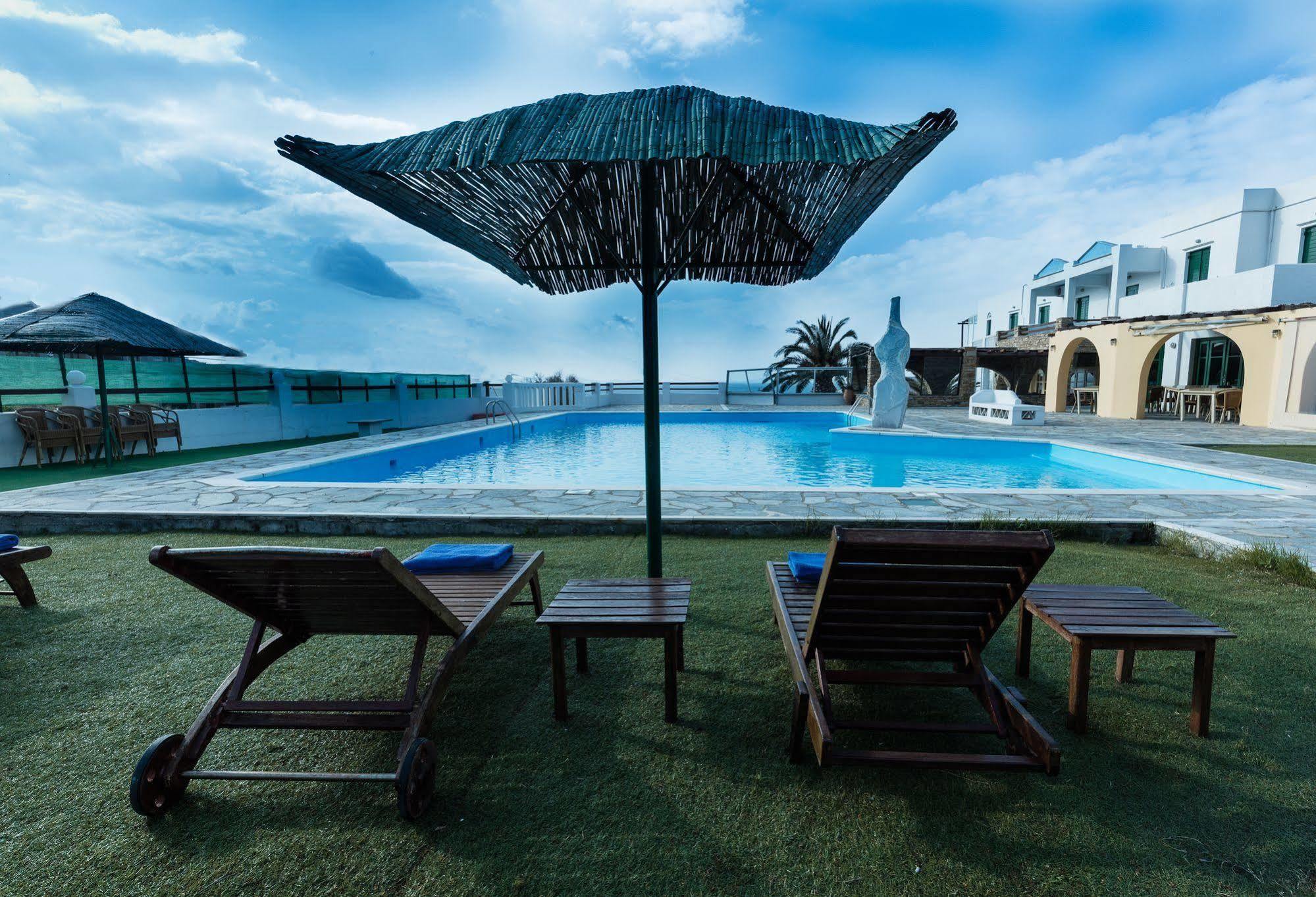 Mr & Mrs White Tinos Hotel Екстериор снимка